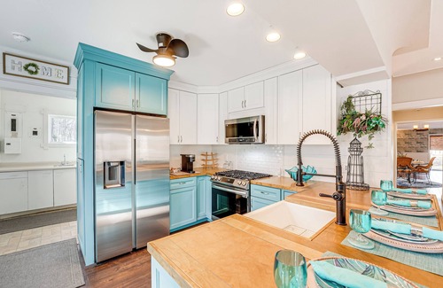 Muskegon House | 3 Mi to Duck Lake State Park: Home w/Deck!
