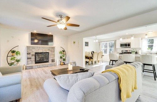 Pocono Summit House | 3 Mi to Kalahari: Pocono Summit Home w/Pool Table