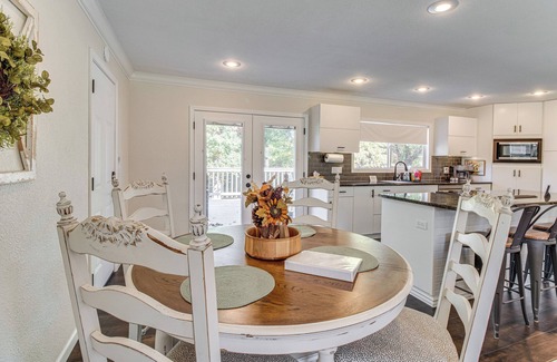 Mountain Home House | 3 Mi to Lake: House w/Fire Pit in Mountain Home!