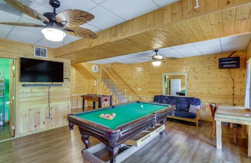 Byrdstown House | 3 Mi to Marina Cabin with Hot Tub in Byrdstown!