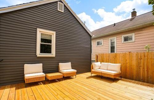 Lansing Apartment | 3 Mi to Michigan State! Studio with Furnished Deck