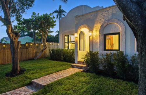Parker Ridge House | 3 Mi to Norton Museum of Art Spanish Revival Gem