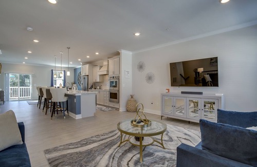 Ocean City House | 3 Mi to Ocean City Boardwalk: Townhome w/2 Decks