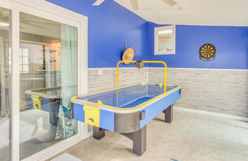Little River House | 3 Mi to Ocean Home with Deck in Little River!