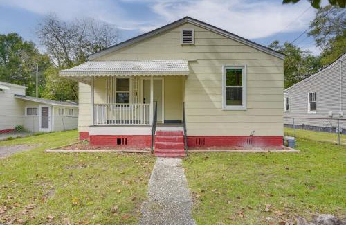 North Charleston House | 3 Mi to Park Circle North Charleston Abode!