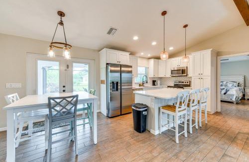 Englewood East House | 3 Mi to Public Beach Port Charlotte Getaway!