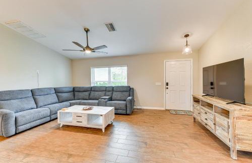 Englewood East House | 3 Mi to Public Beach Port Charlotte Getaway!