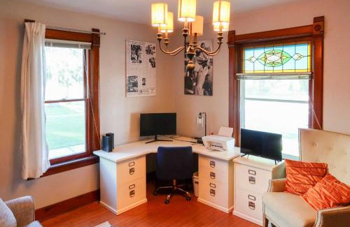 Elkhart Lake House | 3 Mi to Road America Spacious Elkhart Lake Home!