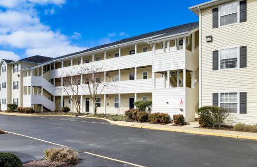Lewes Apartment | 3 Mi to Savannah Beach Lewes Condo with Pool Access