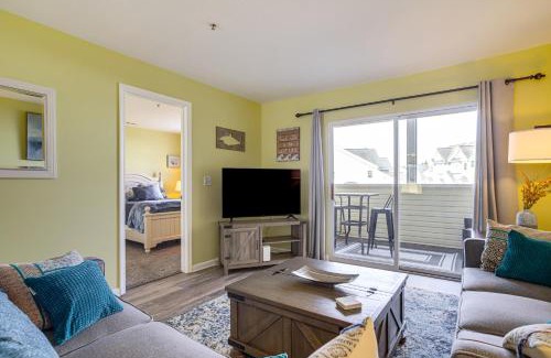 Lewes Apartment | 3 Mi to Savannah Beach Lewes Condo with Pool Access