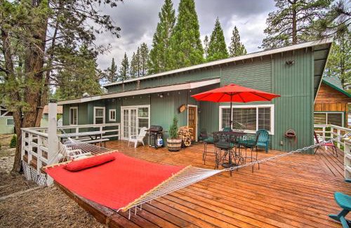 Big Bear House | 3 Mi to Skiing Big Bear Cabin with Deck