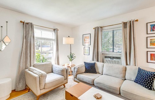 Magnolia Park House | 3 Mi to Universal Studios Chic Home with Yard!