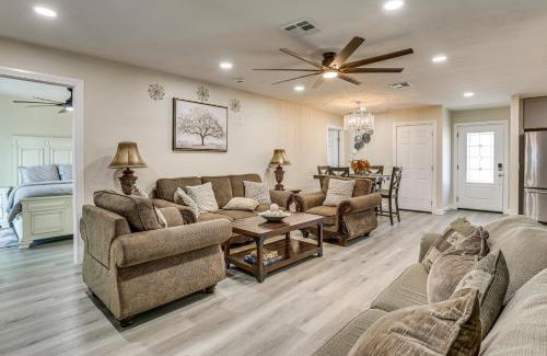 Phoenix House | 3 Mi to Desert Diamond Arena Peoria Home with Yard!