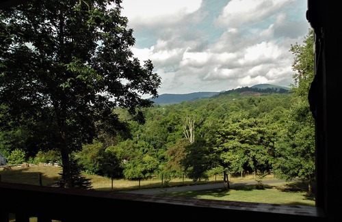 Asheville House | 3 Mile Cabin - Cozy Cabin 3 Miles from Downtown, Views, Hot Tub