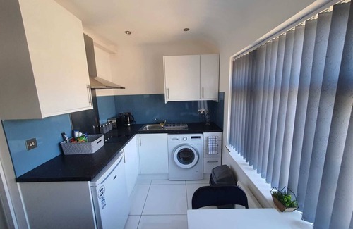 Yeading Apartment | 3 miles Ruislip - 1 mile Southall - 3 miles Northolt - B