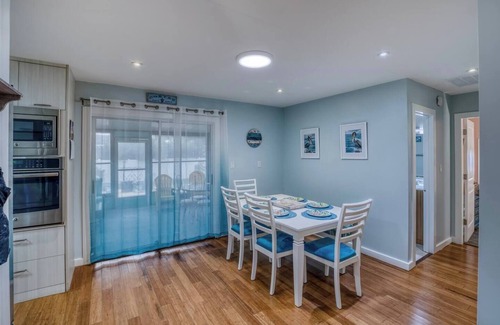 Whitney Beach House | 3 miles to AMI beach, 3 bed 2 bath, 4 miles to IMG