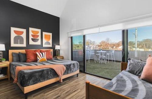 Cleveland Park House | 3 Miles to Broadway -Garage, Patio, Walk to Shops