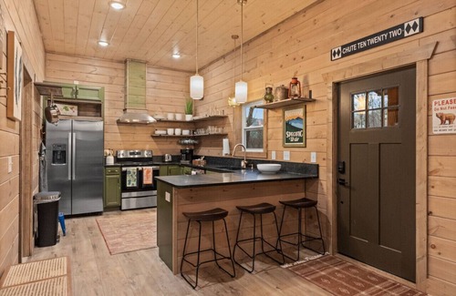 Chalet Village North House | 3 miles to Gatlinburg HotTub Arcade AirHockey
