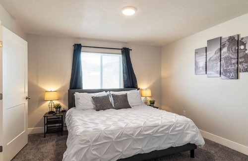 Cedar City Apartment | ♥ 3 Miles to Shakespeare/SUU ♥ 3 Kings ♥ 400+WiFi