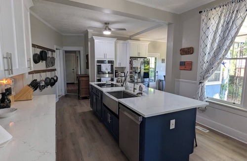 Summerville House | 3 miles to the Masters Tournament in the Summerville neighborhood of Augusta!