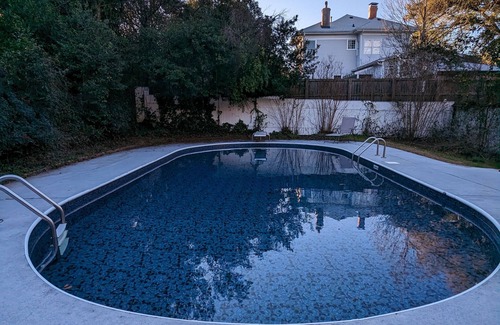 Summerville House | 3 miles to the Masters Tournament in the Summerville neighborhood of Augusta!