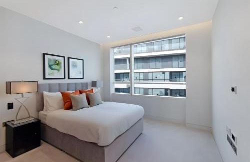 Riverside Apartment | 3 Million Pound Luxury Large Tower Bridge Direct Views Sleeps 6