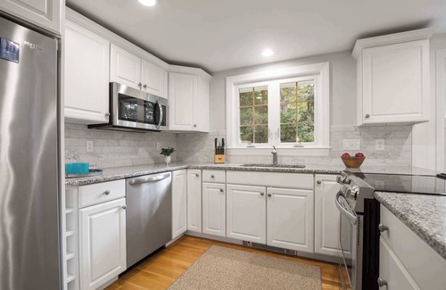 Dennis House | 3 Min to Mayflower Beach, Dog Friendly!