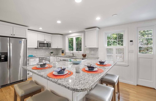 Dennis House | 3 Min to Mayflower Beach, Dog Friendly!