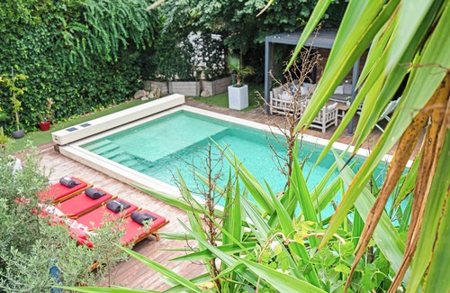 Antibes Villa | 3 min. walk from sandy beach & sea! Luxury & Gem! Fiber internet! VillaChalet.eu