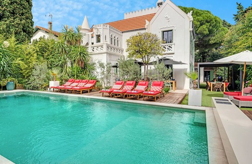 Antibes Villa | 3 min. walk from sandy beach & sea! Luxury & Gem! Fiber internet! VillaChalet.eu
