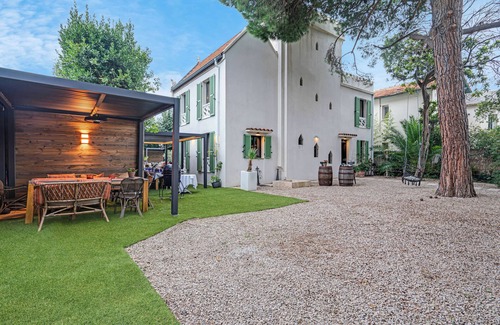 Antibes Villa | 3 min. walk from sandy beach! Pool & Jacuzzi! Gardenroom! Bikes! Fiber internet!