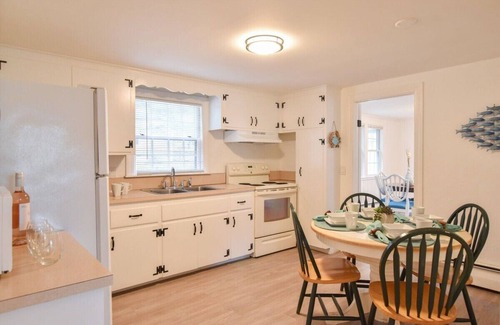 South Yarmouth House | 3 Min Walk to Beach on Long Pond!