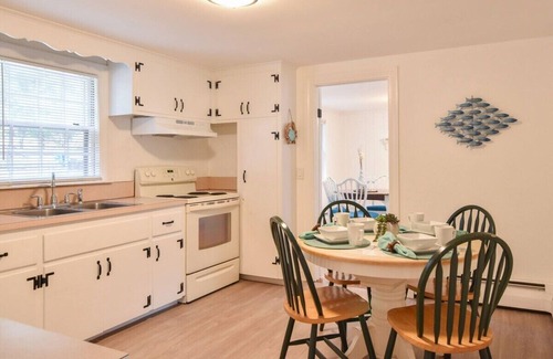 South Yarmouth House | 3 Min Walk to Beach on Long Pond!