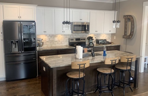 Parker House | 3 mins from Downtown Greenville 3bd/2.5ba