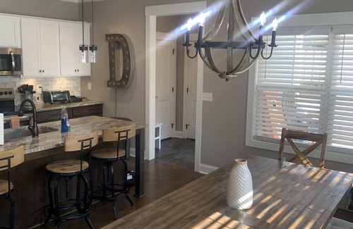 Parker House | 3 mins from Downtown Greenville 3bd/2.5ba