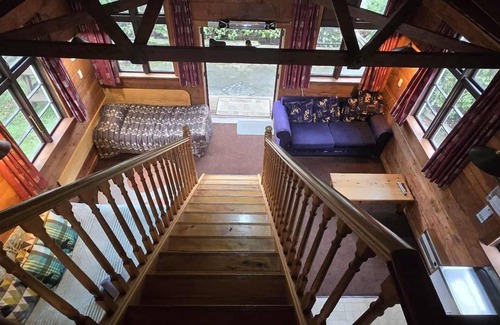Hanmer Springs Cabin | 3 minutes to Hanmer Springs thermal pools! Family Cabin in the Hanmer Forest!