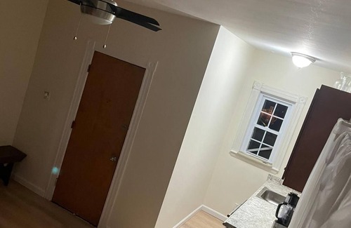 South Medford House | 3 Minutes to Tufts university Sunny bed room