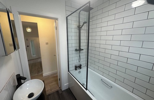 Brighton House | 3 minutes walk from Preston Park train station