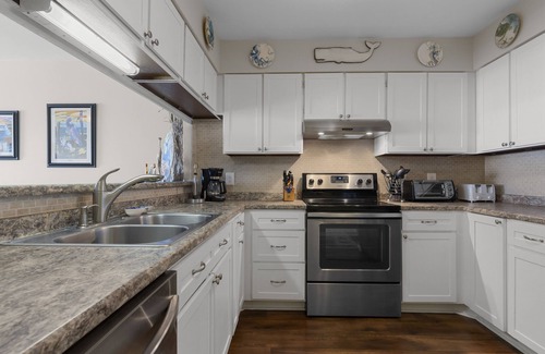 Pine Knoll Shores Condo | 3 NIGHT MINIMUM SUMMER SPECIAL! GREAT FOR GUEST WHO CAN'T STAY A WEEK!