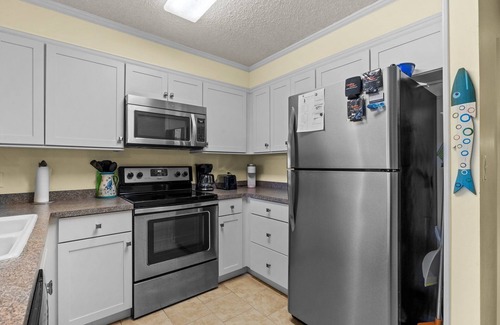 Atlantic Beach Condo | 3 NIGHT MINIMUM! Gorgeous Ocean Side Condo With A Private Beach Access!