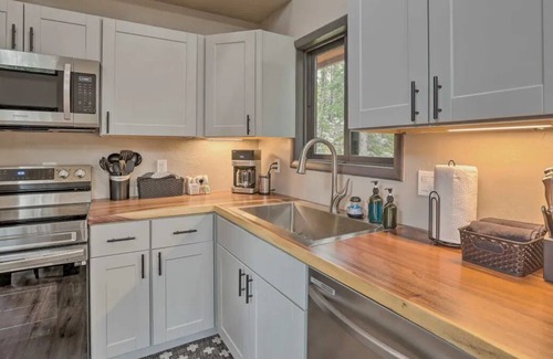 Saint Mary's Cabin | 3 Peaks Cabin -Newly Updated! St. Mary's Cabin with Mountain Views, Lake Access!