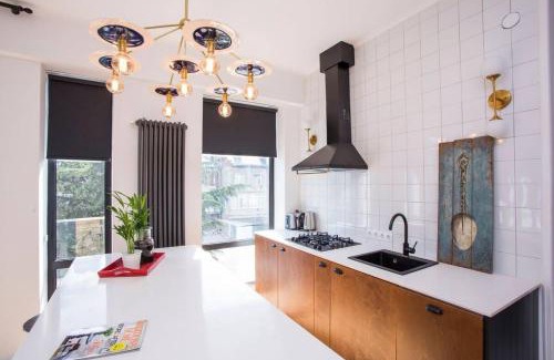 Chugureti Apartment | 3-Person Apartment - By Wehost