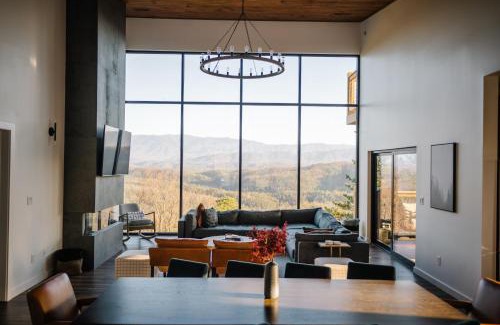 Sevierville House | 3 Pines Lodges Luxury Mountain View Hot Tub