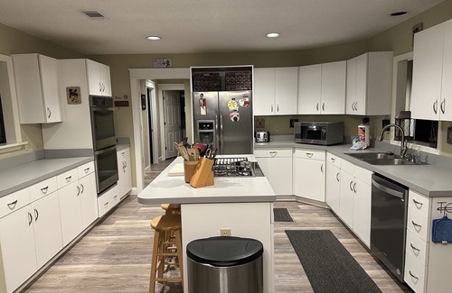 North Forest Beach House | 3 Quail St 4th Row Less than 100 strides to Beach Swim Pool H Spa 4bdr/3bathr