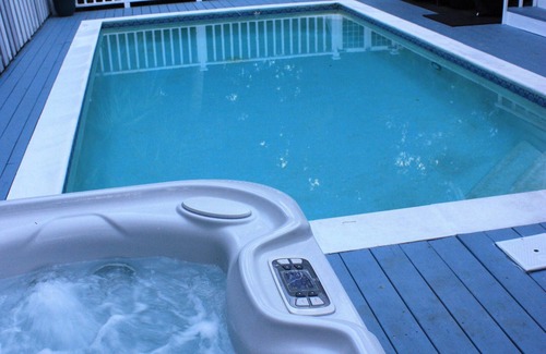 North Forest Beach House | 3 Quail St 4th Row Less than 100 strides to Beach Swim Pool H Spa 4bdr/3bathr