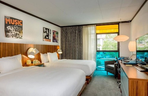 West Fens House | 3 Retro-vibe Units w/ Balcony! Parking, Onsite Pool, Garden! Near Inman Square