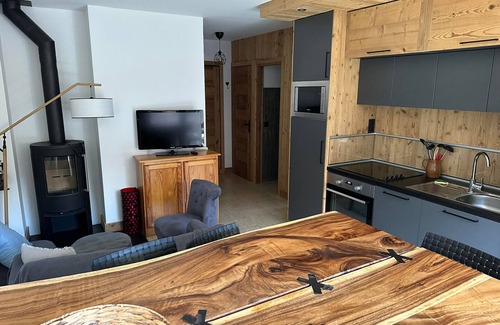 Combloux Apartment | 3-room, 6 pers, near slopes, balcony, parking, baby gear