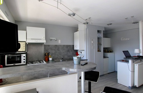 Saint-Brevin-l'Ocean Apartment | 3-room apartment in the center, sleeps 5, parking, beach 70m