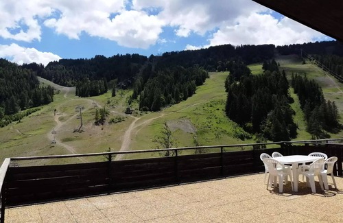 Pra Loup Apartment | 3-room apartment for 8 people, south/southwest facing, with large terrace and magnificent view of the slopes
