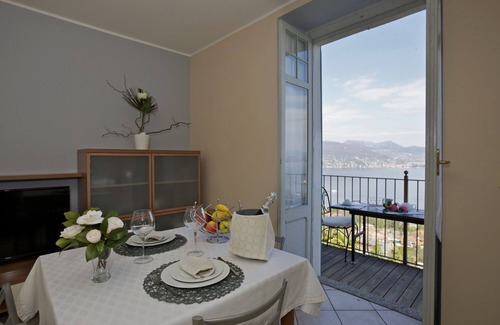 Carciano Apartment | 3-room apartment with small balcony in an Art Nouveau villa with communal pool